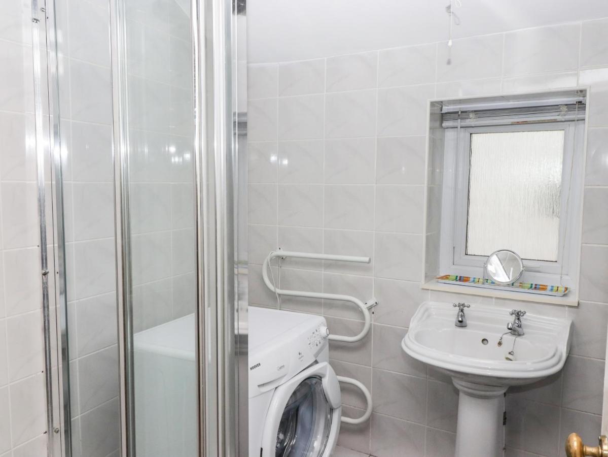 Gwylan Apartment Tenby Ngoại thất bức ảnh